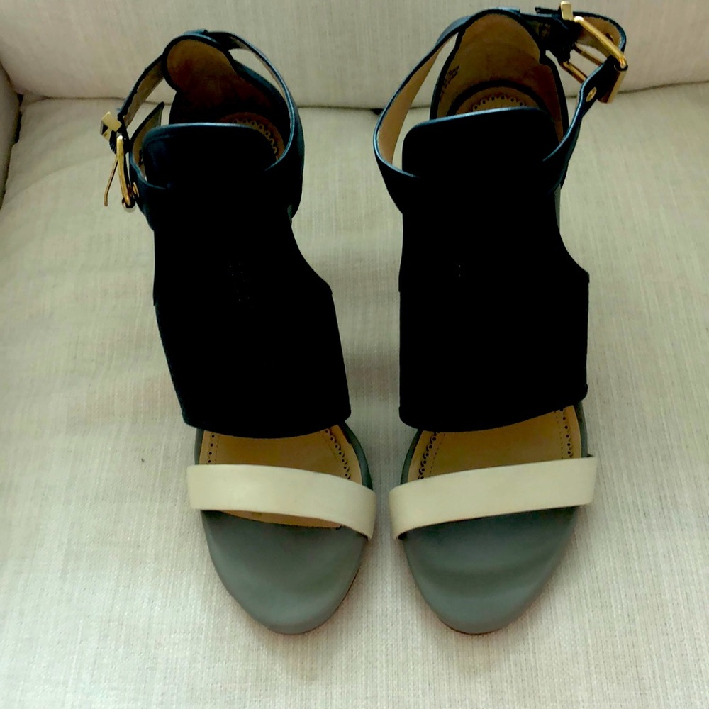 Pour la Victoire three tone heels